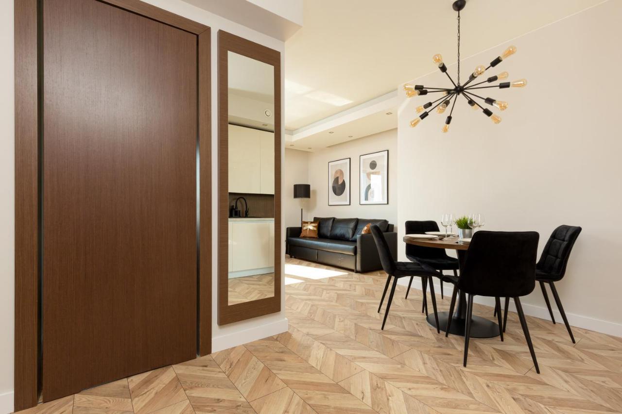 Platinum Towers With Parking By Renters Prestige Apartmán