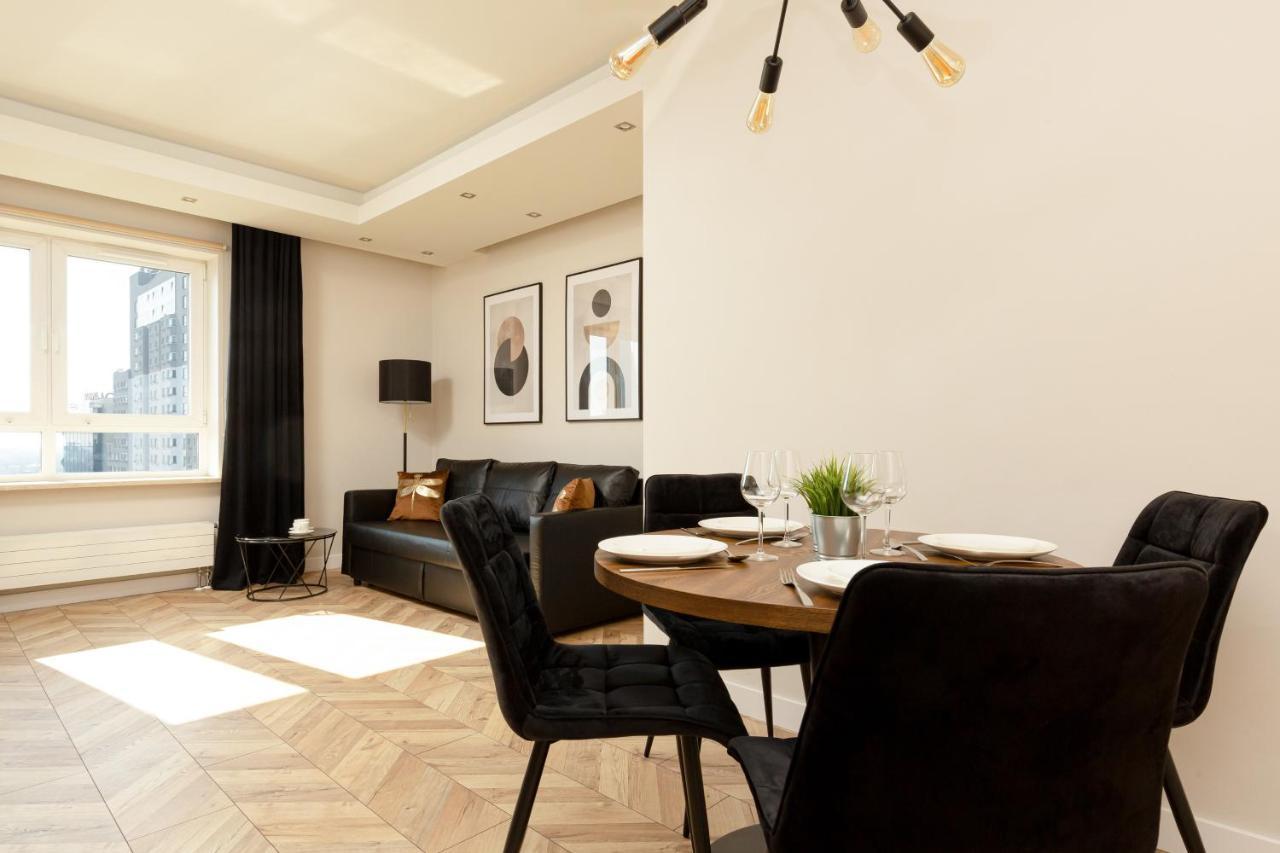 Platinum Towers With Parking By Renters Prestige Апартаменти *